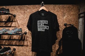 Nobull Fitness Film Festival Tee T-shirts Herren Tiefesgrau | LBPR-59341